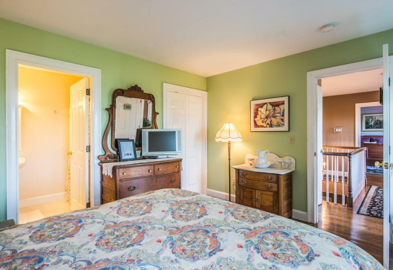 Above The Bay At Thornton Adams House Bed and Breakfast Plymouth Esterno foto